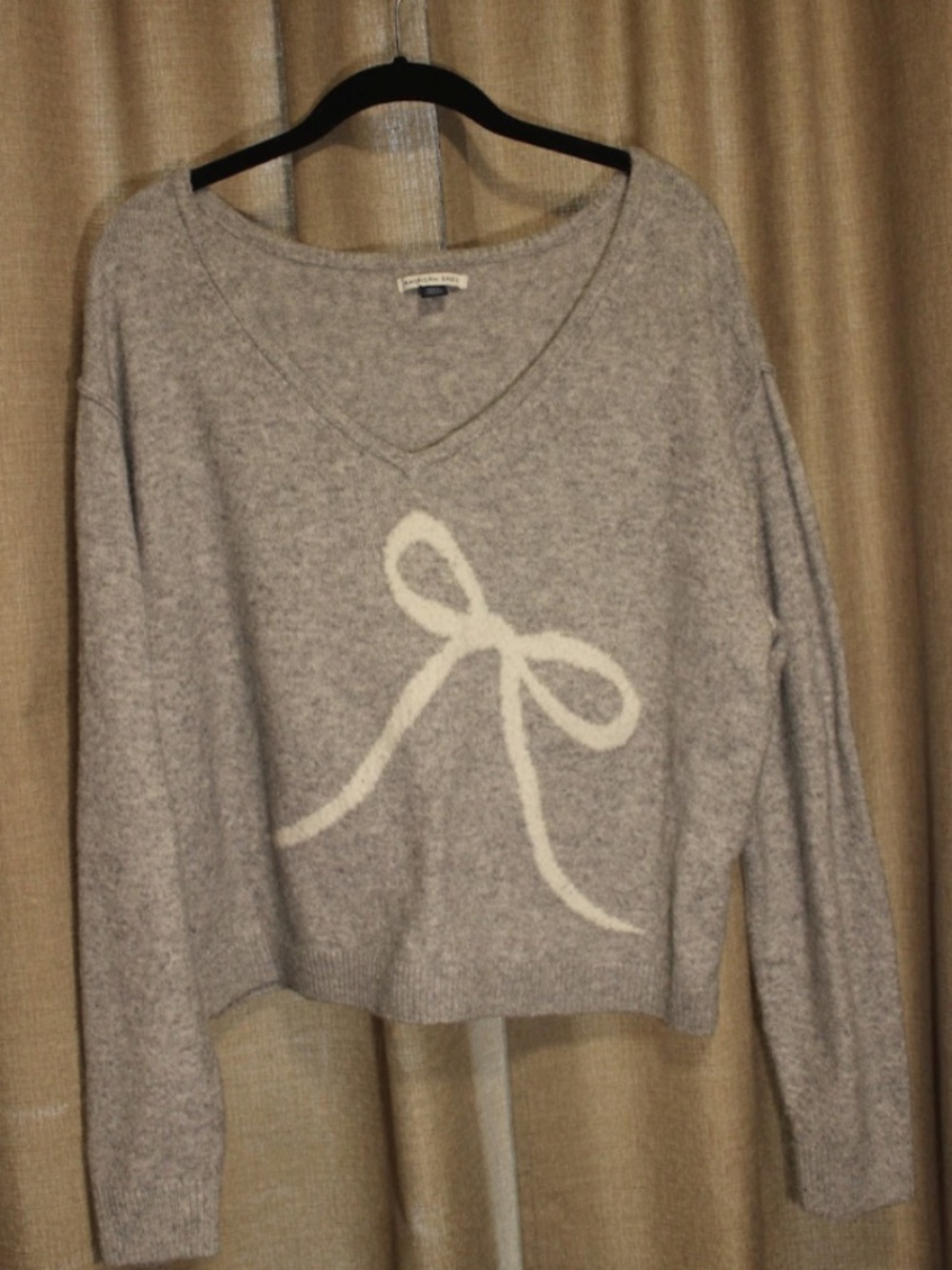 American Eagle Medium Bow Sweater